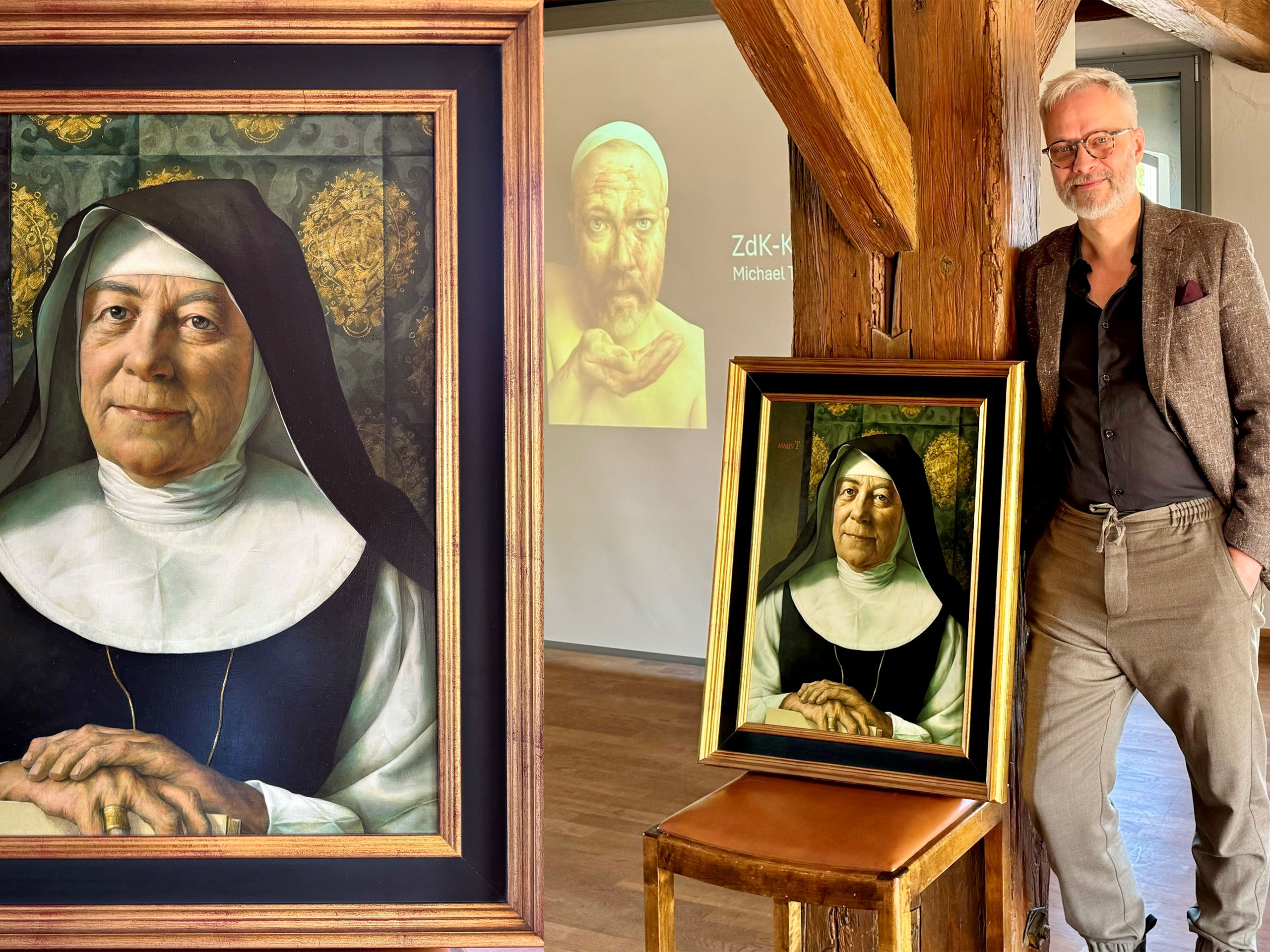 Der Maler Michael Triegel steht neben seinem Gemälde der ehemaligen Äbtissin Assumpta, das er vor 20 Jahren angefertigt hat.